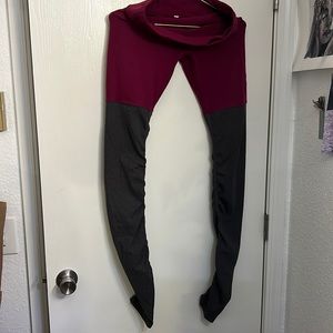 Alo Goddess Legging in Cranberry-L